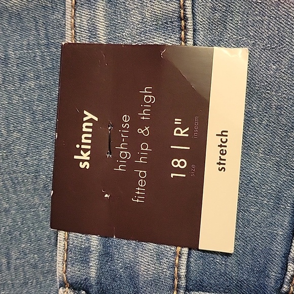 Jeans - Picture 3 of 4